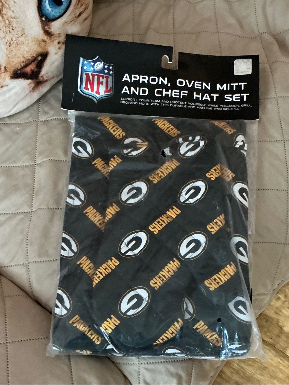 NFL Green Bay Packers Green and Gold BBQ Apron Accessory Set - Picture 2 of 4
